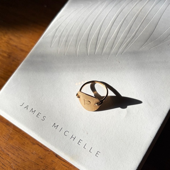 Gold initial ‘ P ‘ ring! - Picture 6 of 6